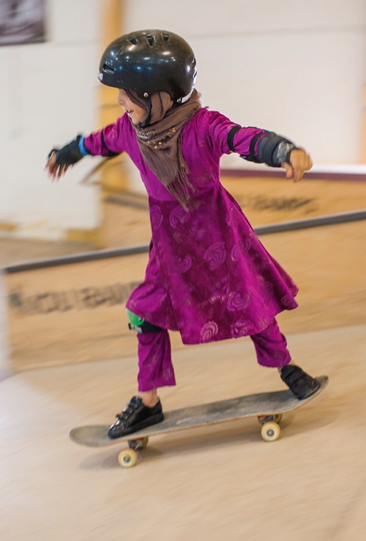 Questi ritratti di ragazze afgane in skateboard vi mostrano il lato più emozionante dello sport - 5