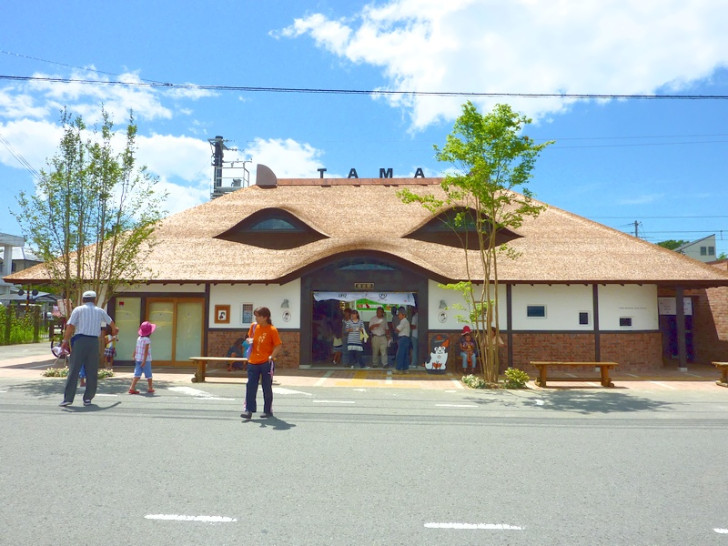 Stazione di Kishi sulla linea Kishi della ferrovia elettrica Wakayama, Giappone