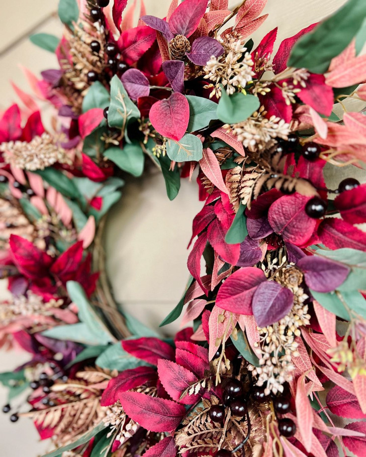 Wreath with purple leaves