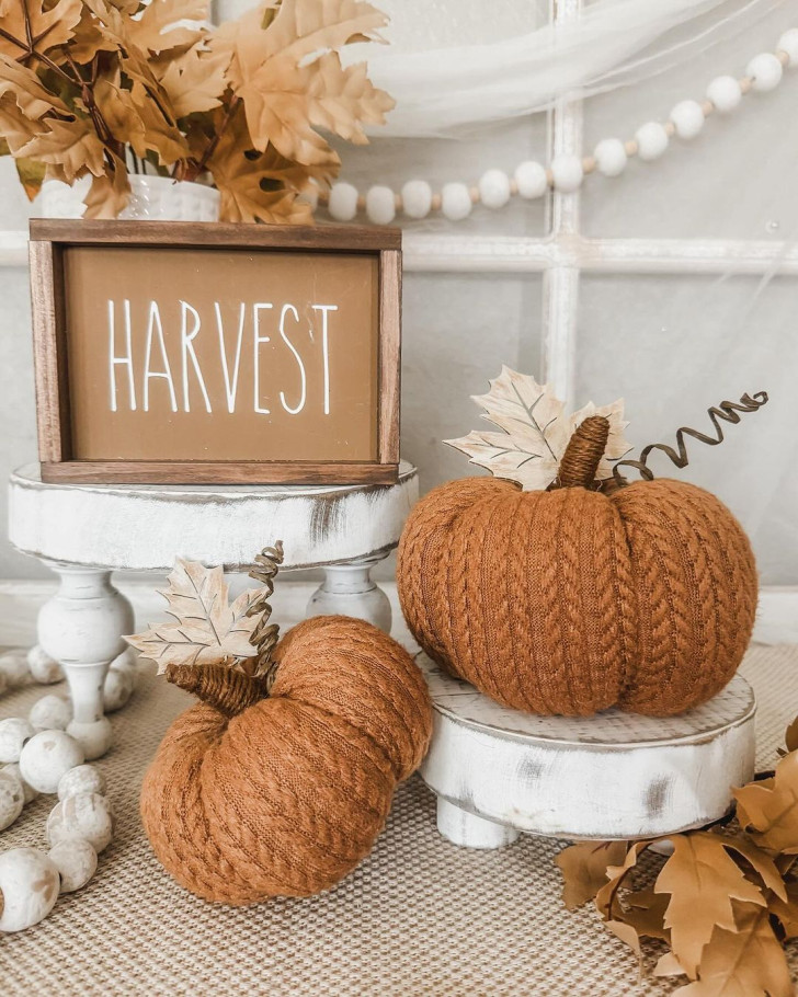 decorative, knitted pumpkins