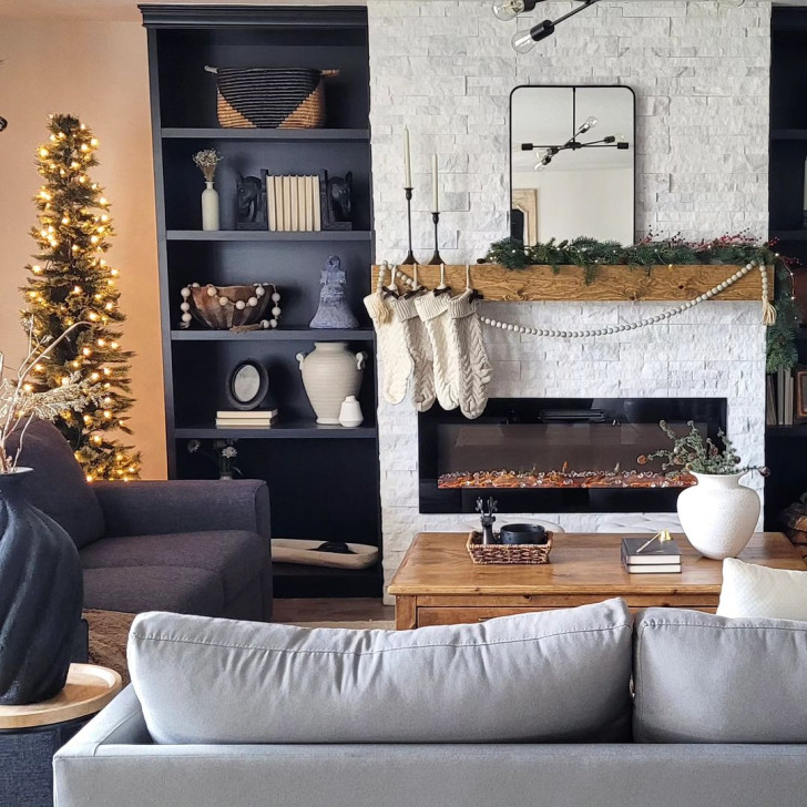 A minimalist Christmas decoration arrangement for a fireplace