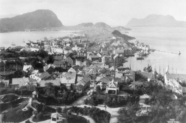 5. Città di Ålesund, More og Romsdal, nel 1902 e nel 2011