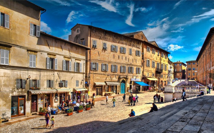 11. Urbino (Marche)