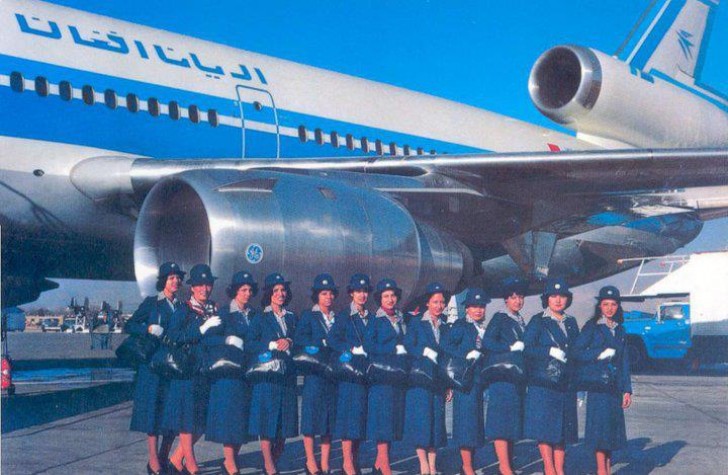 Stewardessen der Afghan Airlines