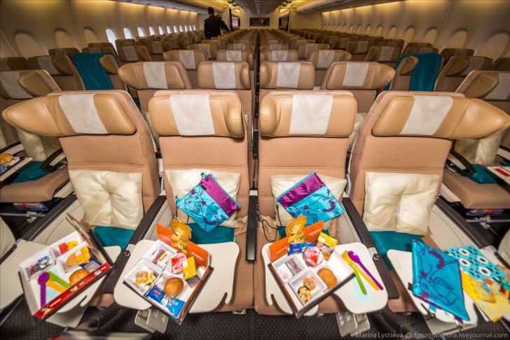 Ecco cosa vuol dire viaggiare in prima classe sull'aereo più lussuoso del mondo - 27