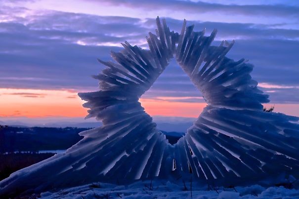 I colori di questo spettacolare tramonto sono la cornice perfetta per incastonare questo diamante di ghiaccio.