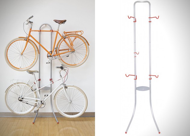 Ce n'est pas toujours possible de percer des trous dans le mur pour fixer les crochets, donc il y a cet "attache-vélo."