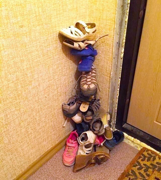 Dit gebeurt er als je aan een kind vraagt om de schoenen netjes op te ruimen...