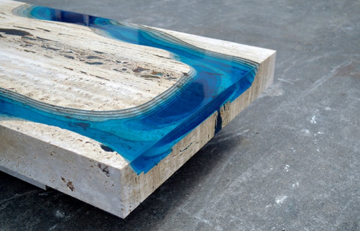 Unisce marmo e resina in un'unica opera: il risultato è un tavolo che fa sognare - 5