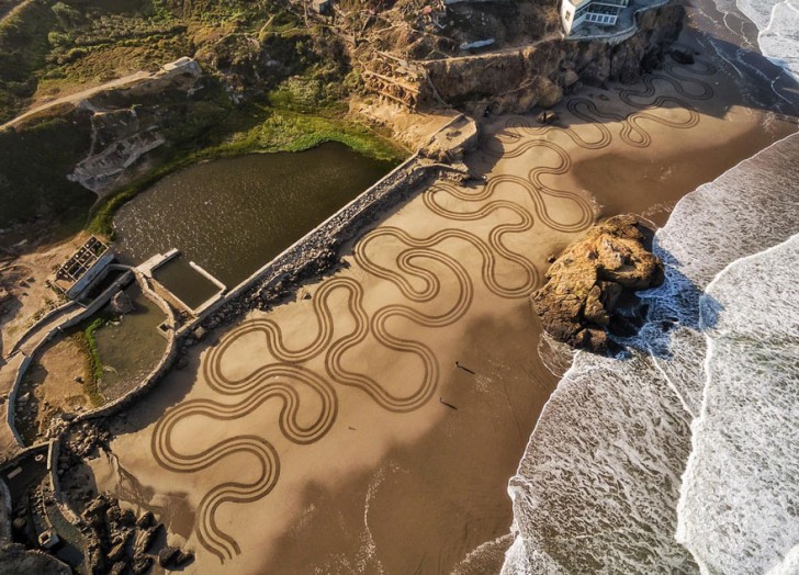 Un ragazzo lascia il suo lavoro per creare incredibili opere d'arte sulla sabbia - 11