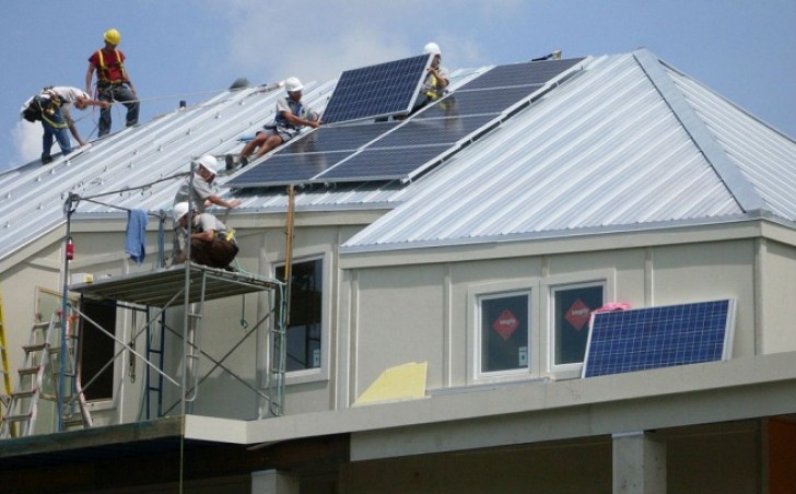 Le case sono dotate di pannelli solari e create con materiali all'avanguardia