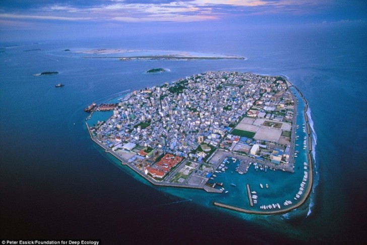 L'incredibile crescita urbana alle Maldive