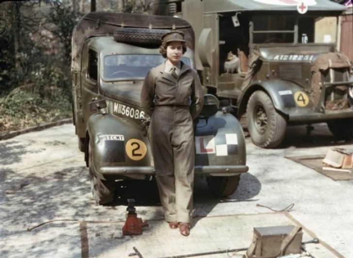 Koningin Elizabeth II in dienst tijdens de Tweede Wereldoorlog
