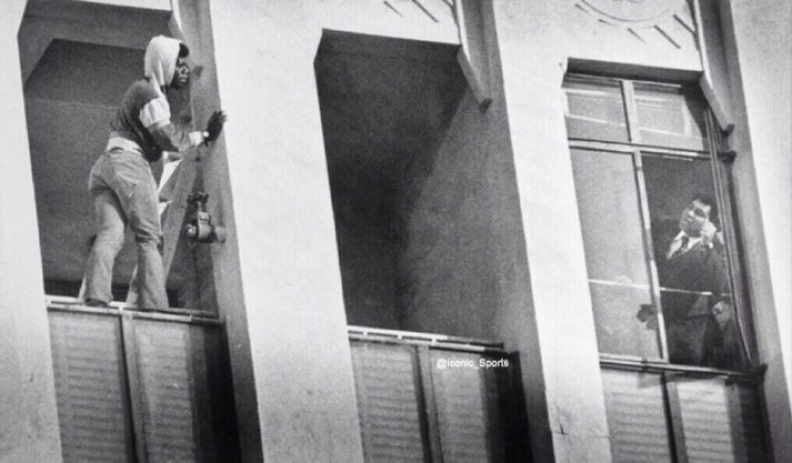 Muhammad Ali probeert een suïcidale man te overtuigen om zich te bedenken - 1981
