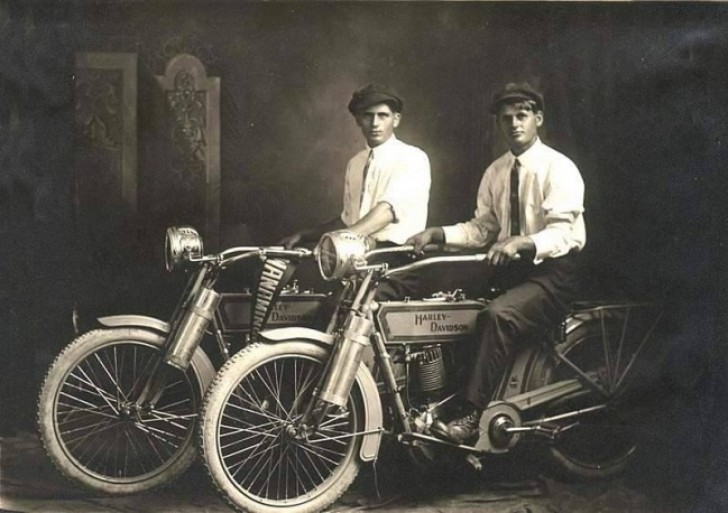 William Harley e Arthur Davidson, fondatori di Harley Davidson - 1914