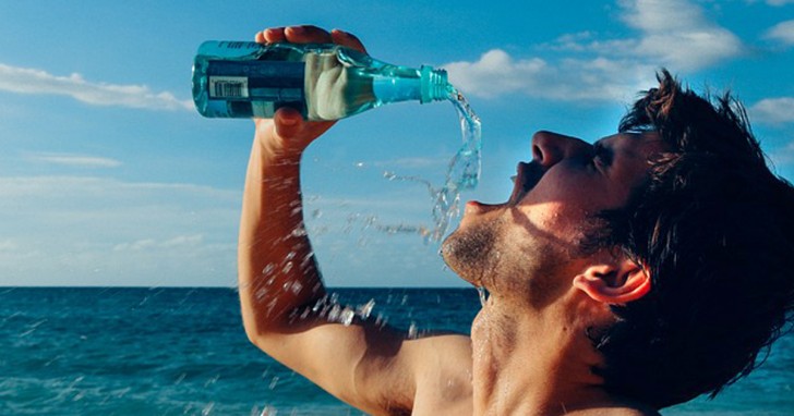 Voici les signaux qui vous avertissent que vous ne buvez pas assez d’eau :