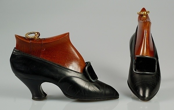 11. Scarpe disegnate dallo stilista italiano Pierre Yantorny nel 1925