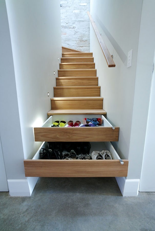 Considerate quanto spazio in più potreste avere se ogni scalino fosse un cassetto. Molti dei vostri problemi sarebbero risolti.