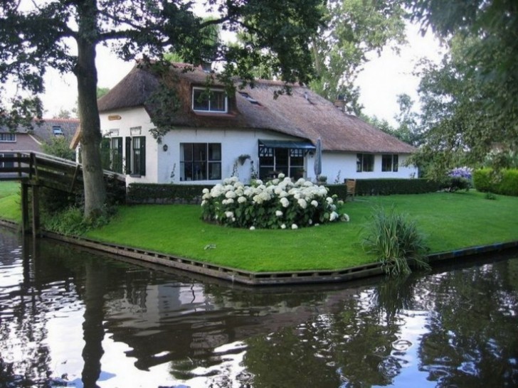 In der Nähe von Giethoorn gibt es eine Menge andere Städte, die es lohnt zu besuchen. Amsterdam ist 120km entfernt.