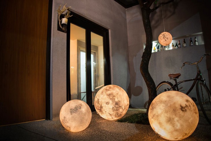 Accendi questa lampada e la Luna arriverà nella tua stanza... Meravigliosa! - 2