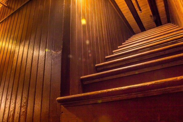 Questa casa del 1800 è piena di scale cieche e porte finte: ecco il segreto che custodisce - 9