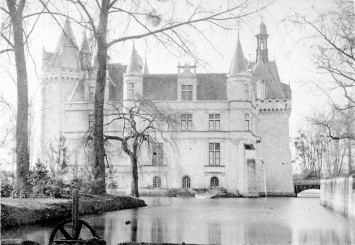 I början av 1800-talet så omhändertog en rik affärsman slottets renovering och planterade en vingård nära slottet.