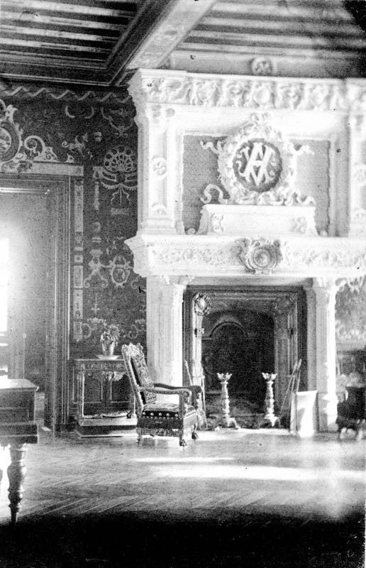 Esta foto en blanco y negro, anterior al 1932, son una de las pocas testimonianzas del aspecto del castillo de los años pasados.