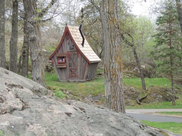Une entreprise construit ces « Maisons des elfes »... Vous allez adorer leurs intérieurs! - 1