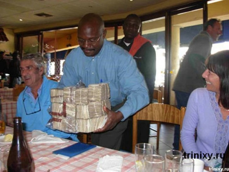 Quel blocco di banconote serve per pagare il conto di un pranzo in un ristorante locale.