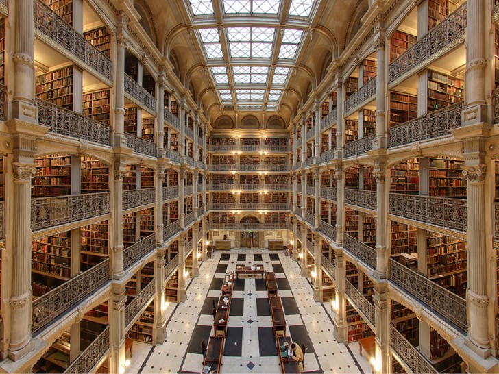 #5. Biblioteca George Peabody, Baltimora, USA