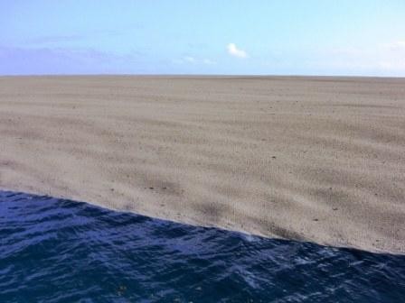 Sie finden einen "Strand" in Mitten des Ozeans: Was dann passiert ist beängstigend und faszinierend - 4