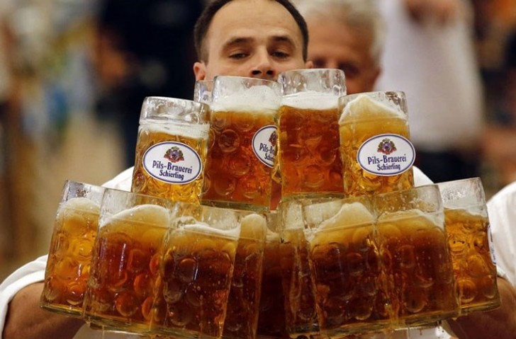 13. Ancora birra: il record mondiale è di 27 boccali in una sola volta