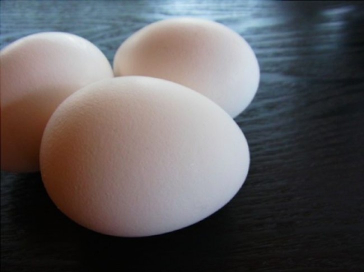 1. Zorg er als eerste voor dat de eieren die je wilt koken op kamertemperatuur zijn.