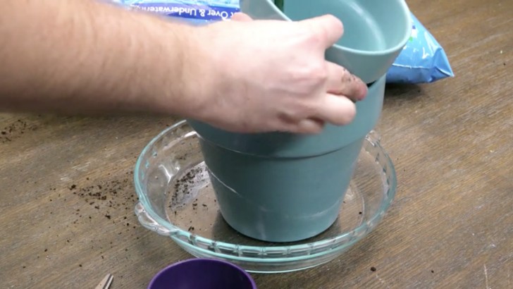 Come costruire una fioriera originale in 5 minuti senza usare colla o chiodi - 6