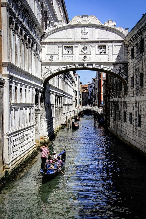 7. Eine Gondelfahrt in Venedig