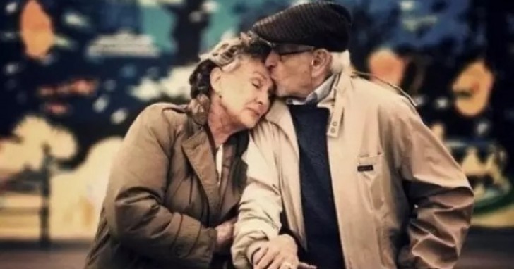 Een bejaarde vrouw onthult het geheim voor een gelukkig huwelijk. Het is geweldig! - 1
