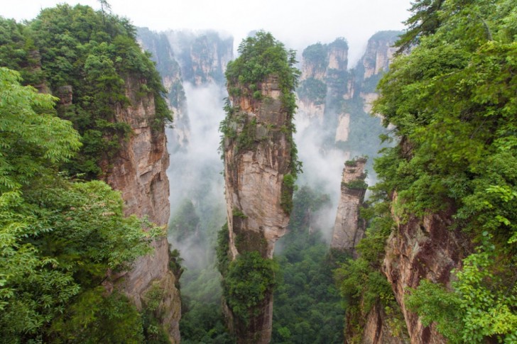 Ricordate le misteriose montagne vertiginose di Pandora, mostrate nel film di James Cameron "Avatar"? Esistono davvero e si trovano nel Parco Nazionale della Foresta di Zhangjiajie.