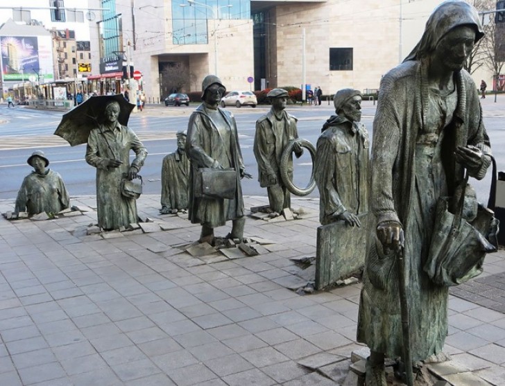 Monument d'un passant anonyme, Jerzy Kalina, Wroclaw (Pologne)