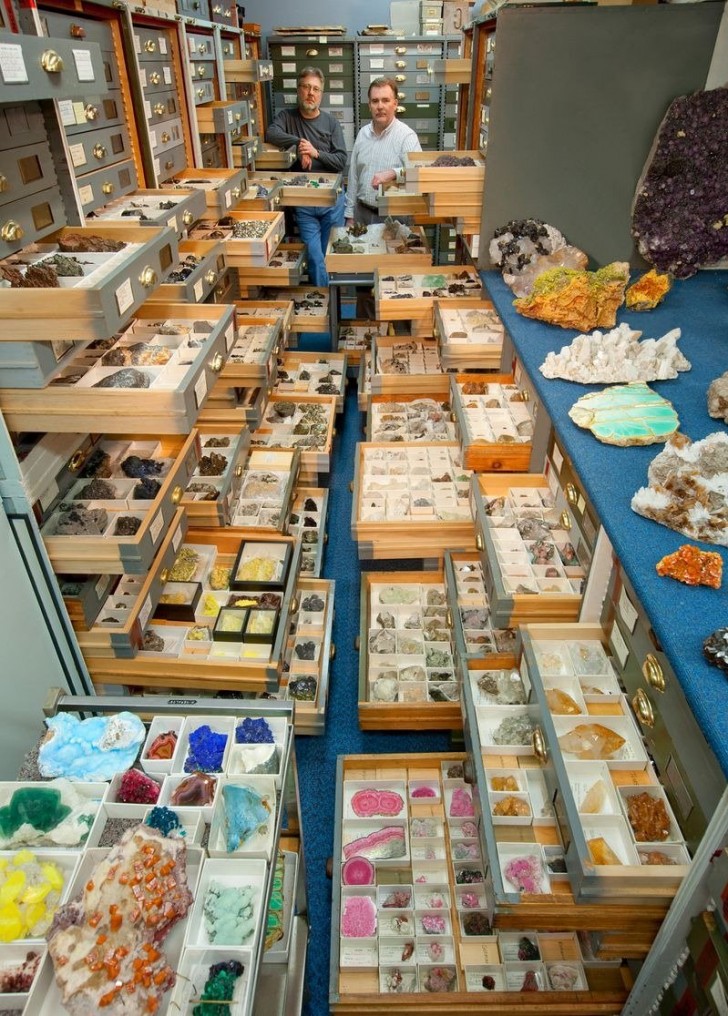 La collezione di minerali del museo è ricchissima: 350 milioni di minerali e 10.000 gemme, che vengono spediti in tutto il mondo per essere studiati.