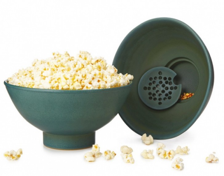 Questa pentola per popcorn separa i semi aperti da quelli chiusi.