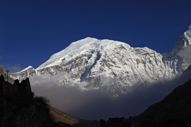 Monte Gangkhar Puensum, al confine tra Buthan e Cina. Si trova a 7570 metri sul livello del mare.