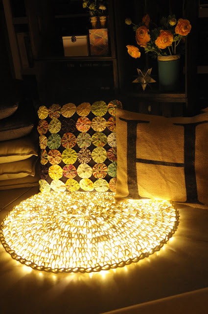In the dark, a light carpet creates a pleasant and romantic atmosphere.