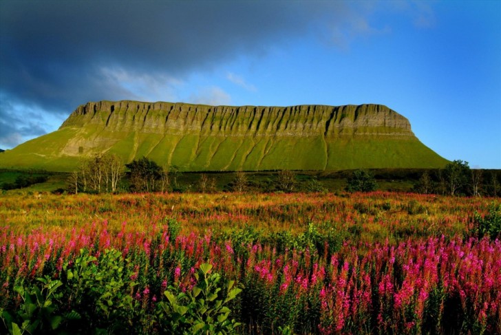 Benbulbin, una gigantesca formazione rocciosa nella contea di Sligo.
