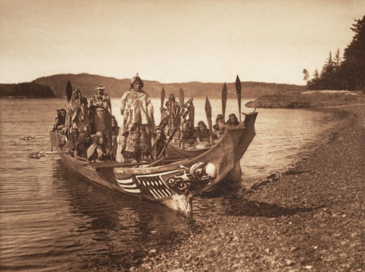 Arrivée en canoë, 1914