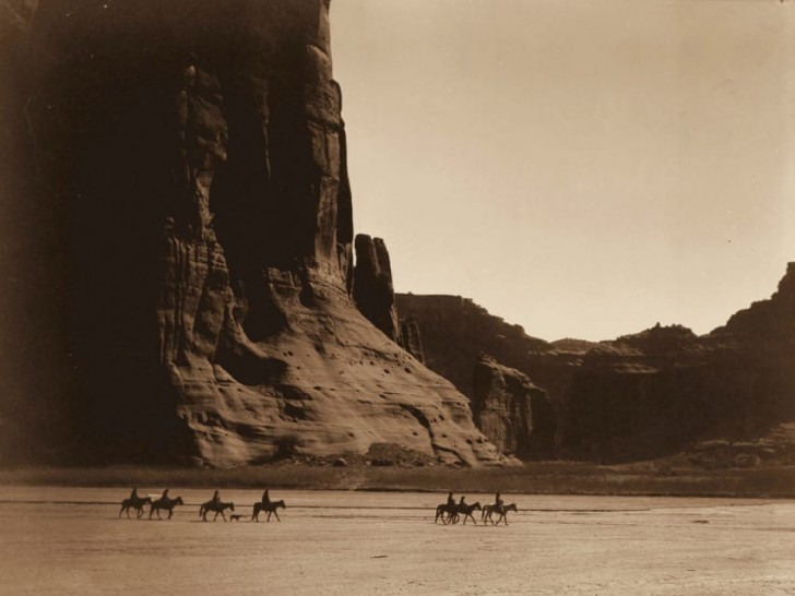 Tribù Navajo nel Canyon de Chelly, in Arizona, 1904