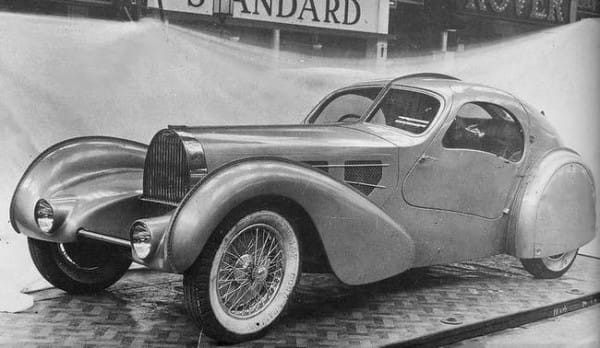 Si sapeva che l'uomo aveva avuto diverse macchine in tutta la sua vita e girava voce che fosse il proprietario di una Bugatti, ma nessuno l'aveva mai vista.