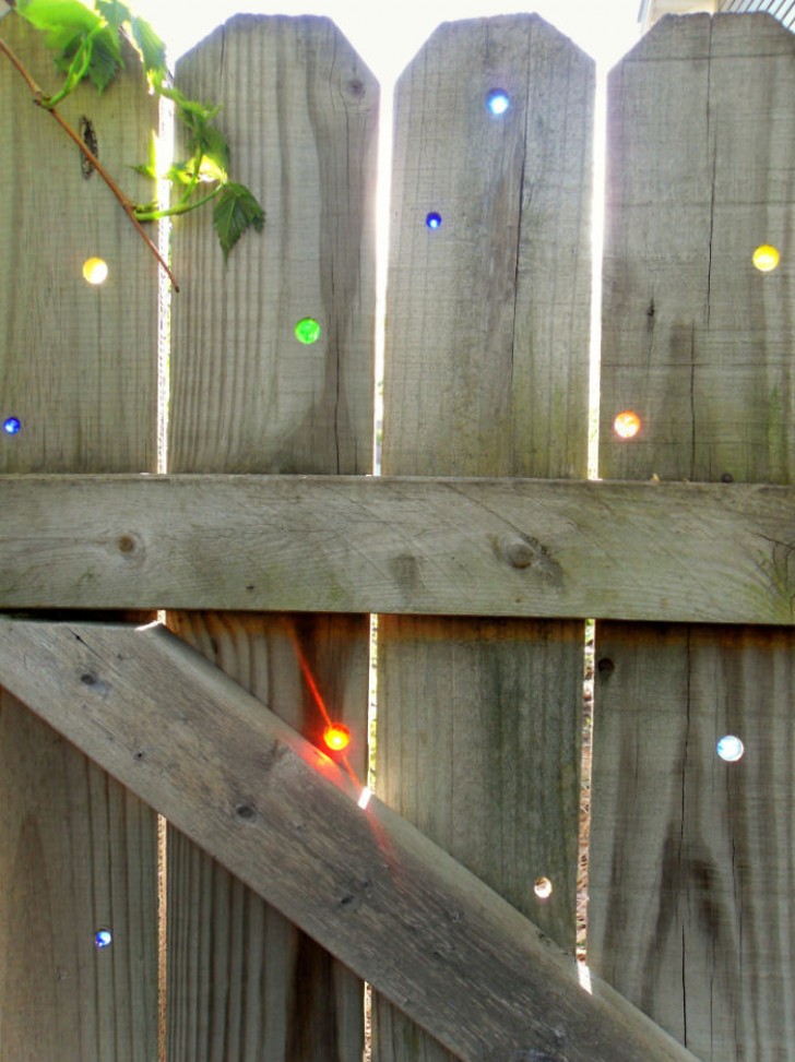 # 1. Les petites pierres précieuses colorées pour créer des points de lumière