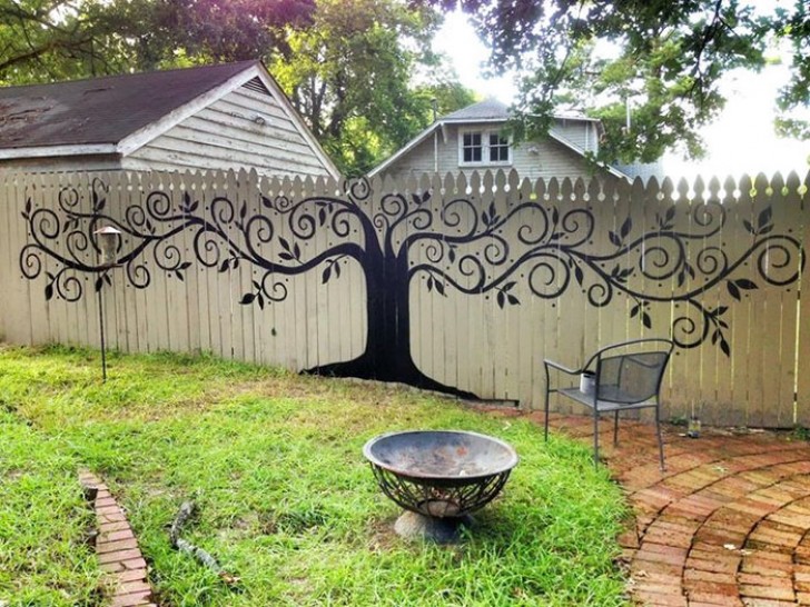 # 3. Un albero stilizzato come murales