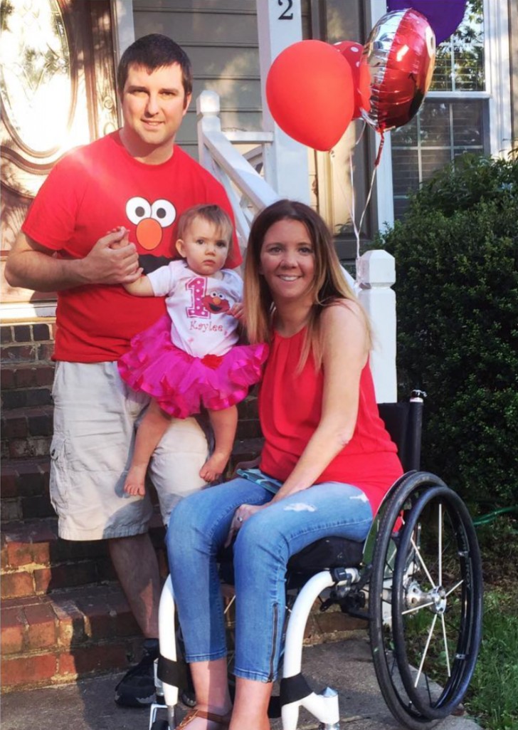 Nach dem Unfall wollte Rachelle den Traum von einer Familie und Kindern nicht aufgeben. Hier seht ihr sie mit ihrem Mann und ihrer Tochter Kaylee.