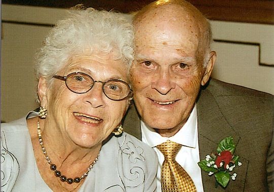 Si erano sposati nel 1941 ed insieme hanno condiviso più di una vita: nessuno dei due poteva più immaginare un giorno separati. Joe, dopo la morte della moglie, non riuscì a resistere nemmeno 28 ore da solo. 